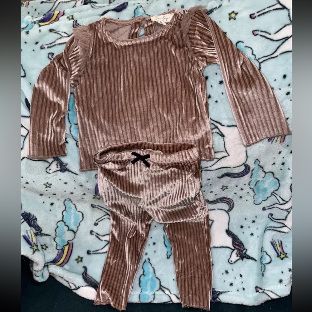 Jessica Simpson Ribbed Velour  Long Sleeve With Jogger Pants Size 12 Months
